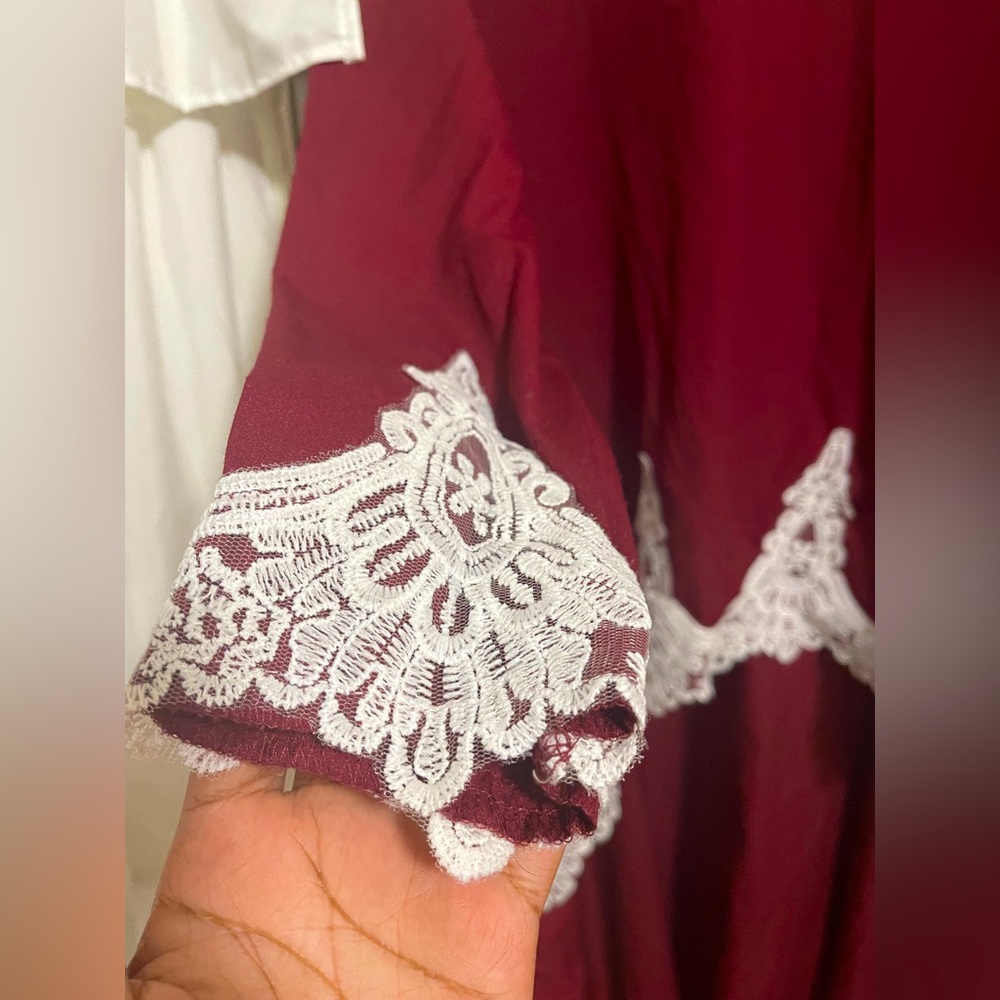 High-Low top with lace - Picture 3 of 4